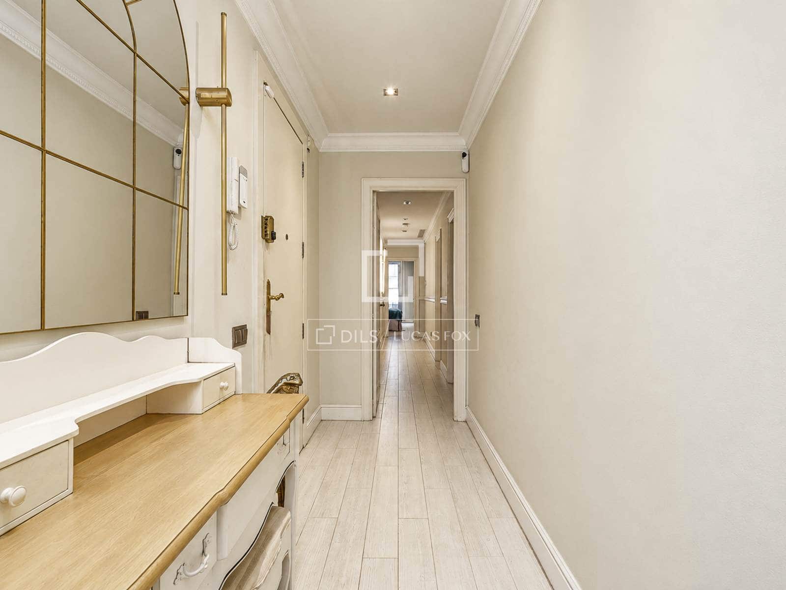 4 soveværelse Lejlighed til salg i Barcelona by - € 990.000 (Ref: 10165348)