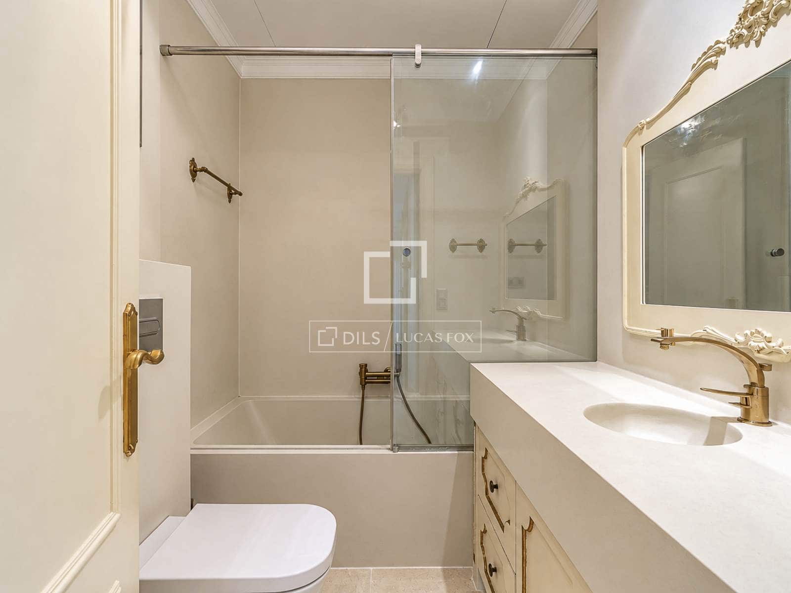 4 soveværelse Lejlighed til salg i Barcelona by - € 990.000 (Ref: 10165348)