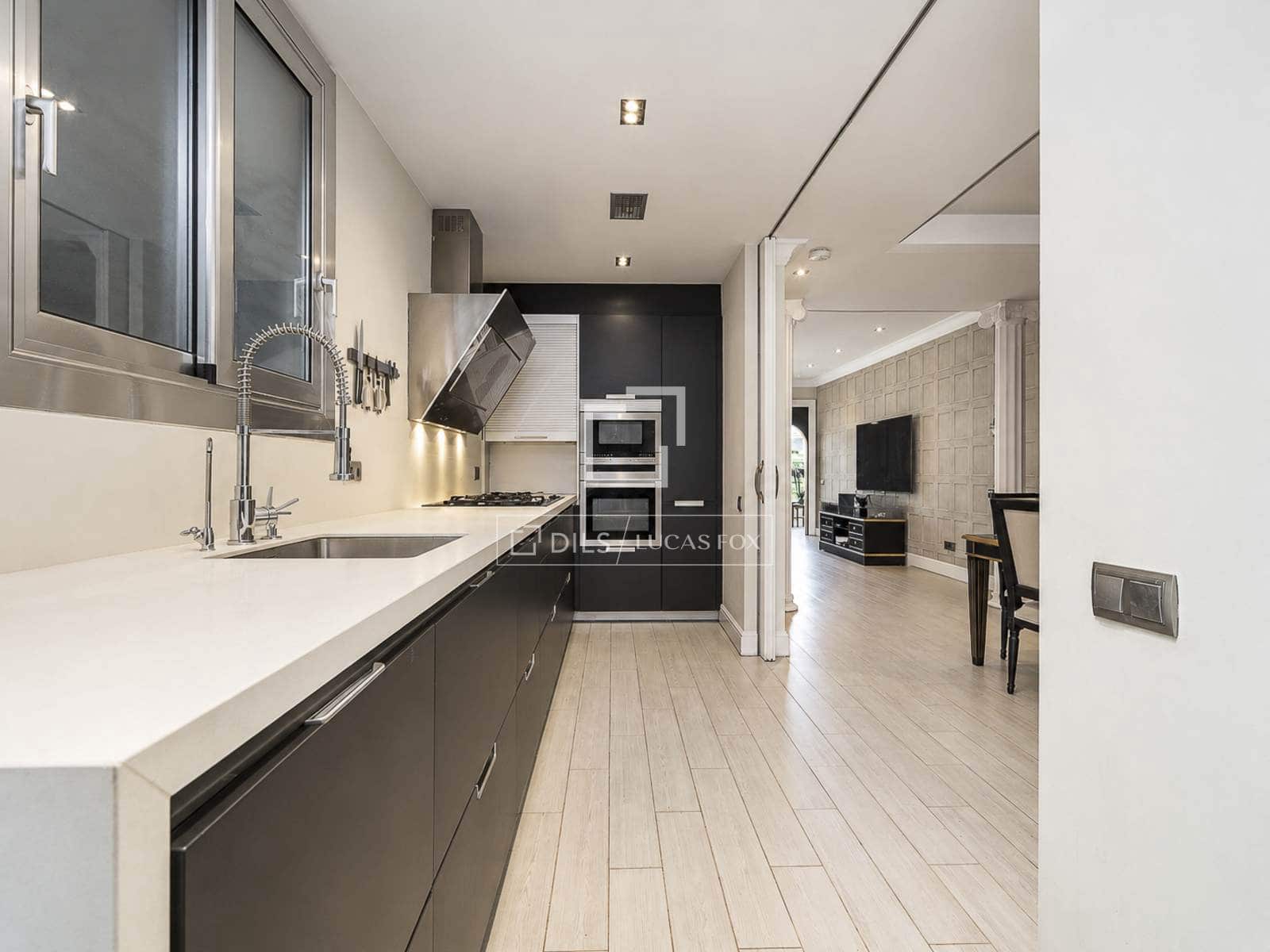 4 soveværelse Lejlighed til salg i Barcelona by - € 990.000 (Ref: 10165348)