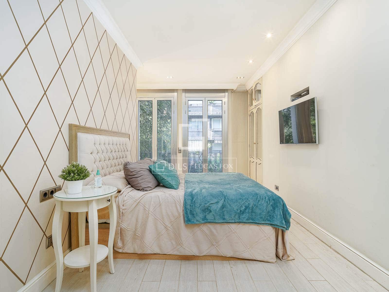 4 soveværelse Lejlighed til salg i Barcelona by - € 990.000 (Ref: 10165348)