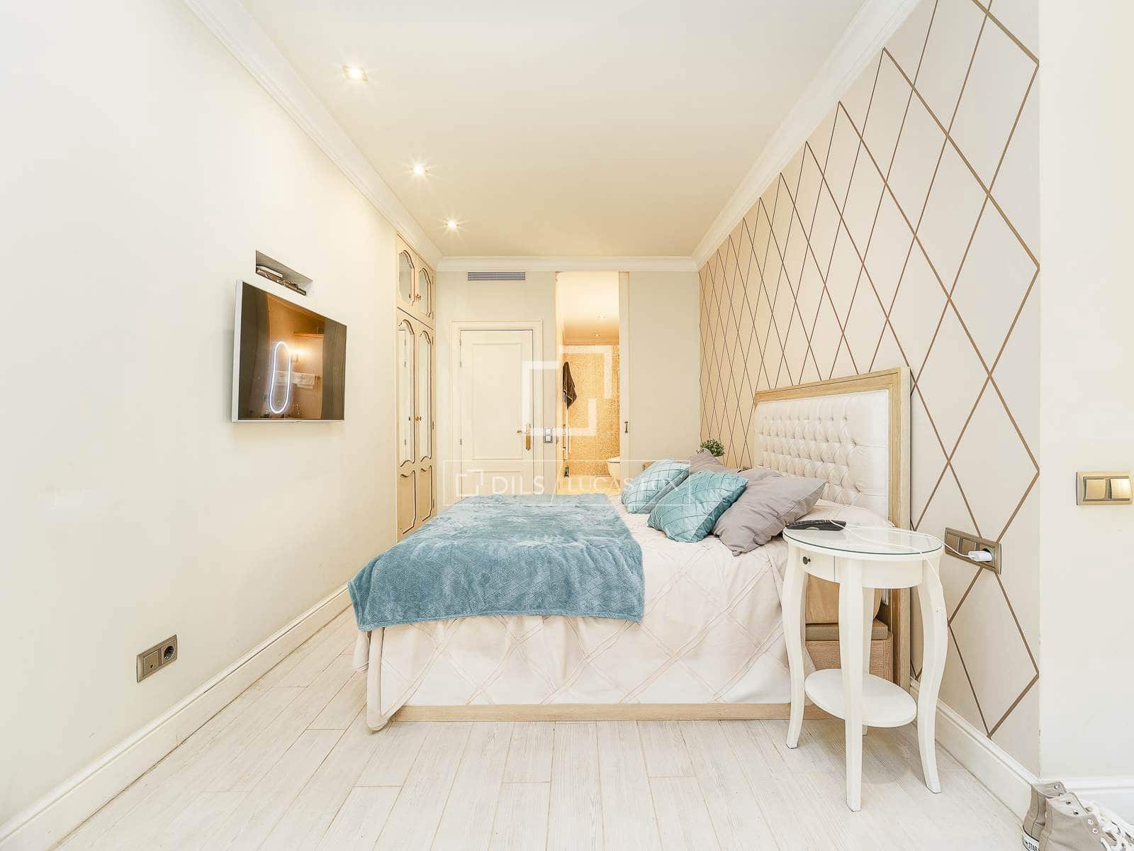 4 soveværelse Lejlighed til salg i Barcelona by - € 990.000 (Ref: 10165348)