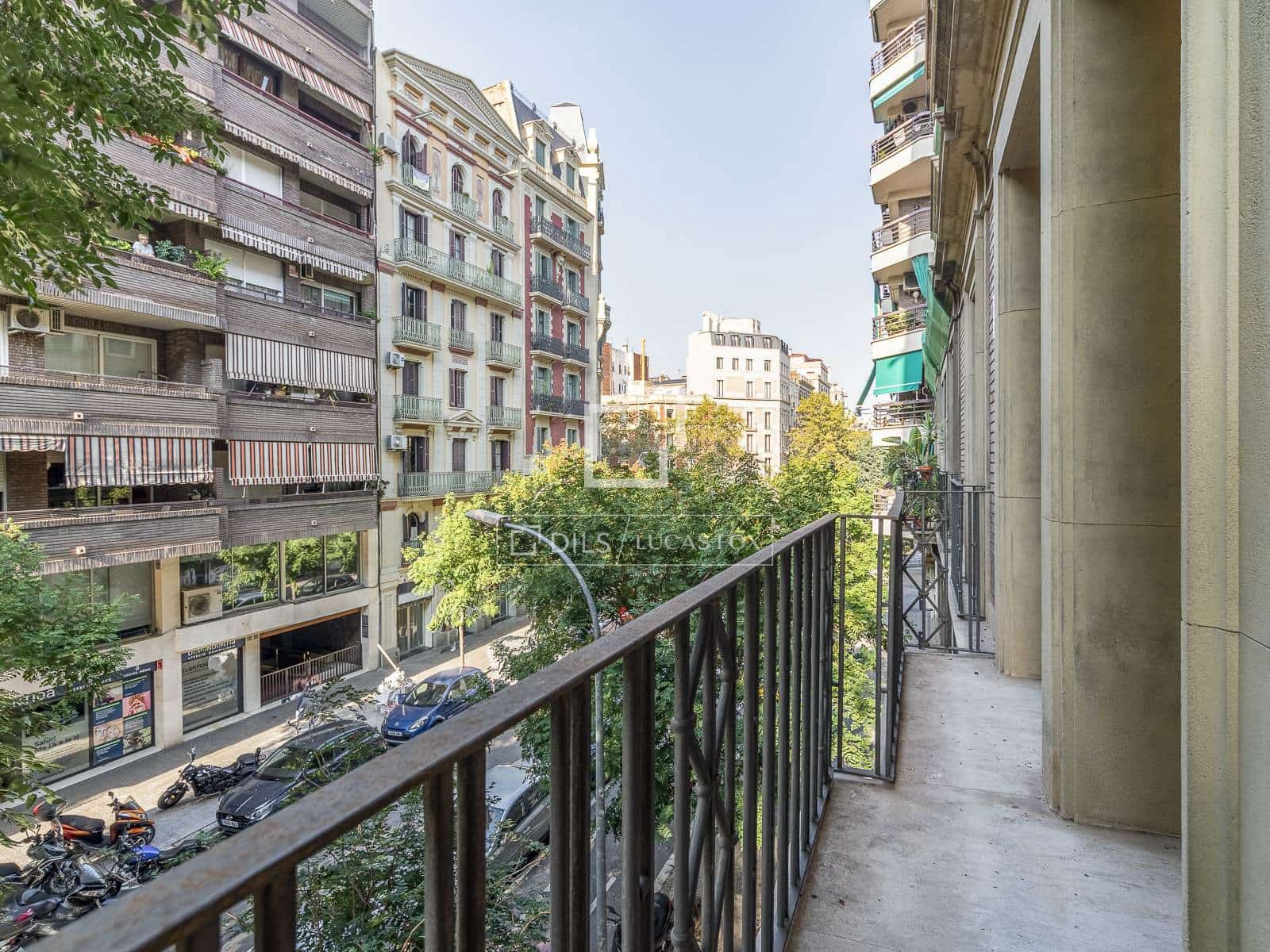 4 soveværelse Lejlighed til salg i Barcelona by - € 990.000 (Ref: 10165348)