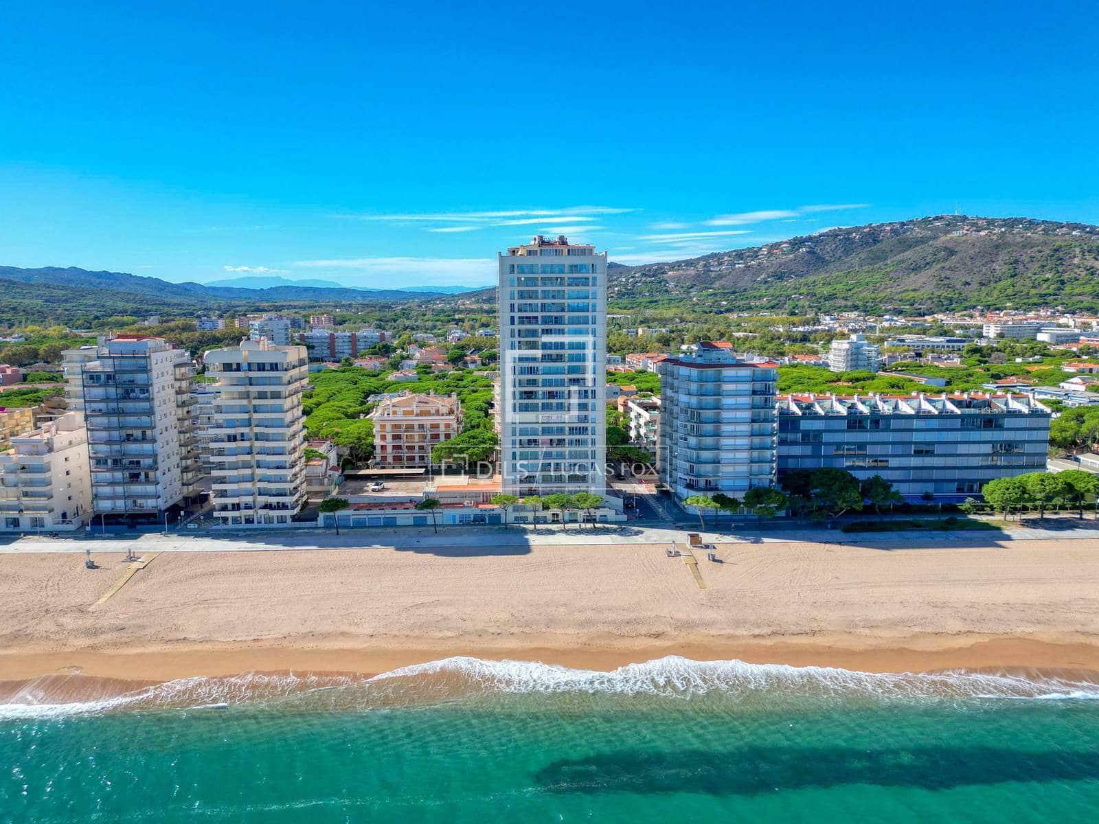 2 bedroom Apartment for sale in Platja d'Aro with garage - € 380,000 (Ref: 10165350)