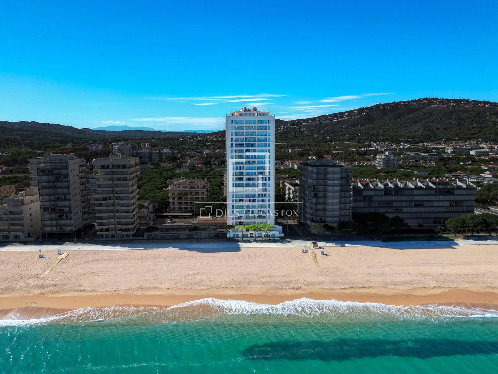 2 bedroom Apartment for sale in Platja d'Aro with garage - € 380,000 (Ref: 10165350)