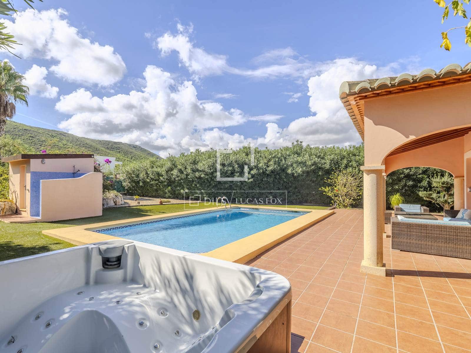 4 sypialnia Willa na sprzedaż w Javea / Xabia z basenem garażem - 849 000 € (Ref: 10165406)