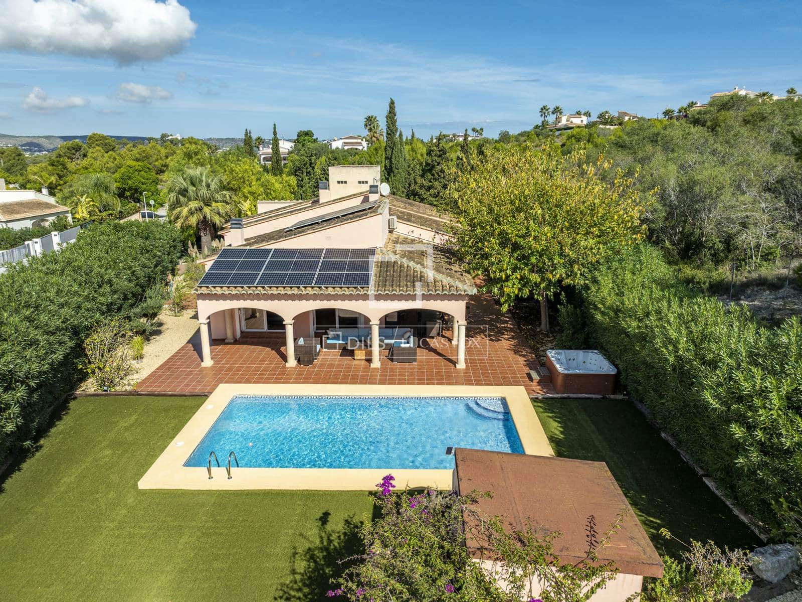 4 sypialnia Willa na sprzedaż w Javea / Xabia z basenem garażem - 849 000 € (Ref: 10165406)
