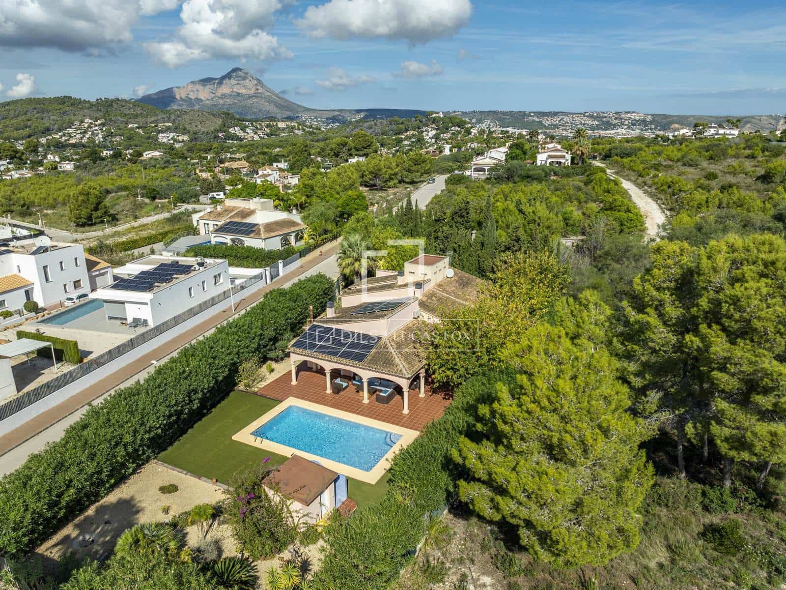 4 sypialnia Willa na sprzedaż w Javea / Xabia z basenem garażem - 849 000 € (Ref: 10165406)
