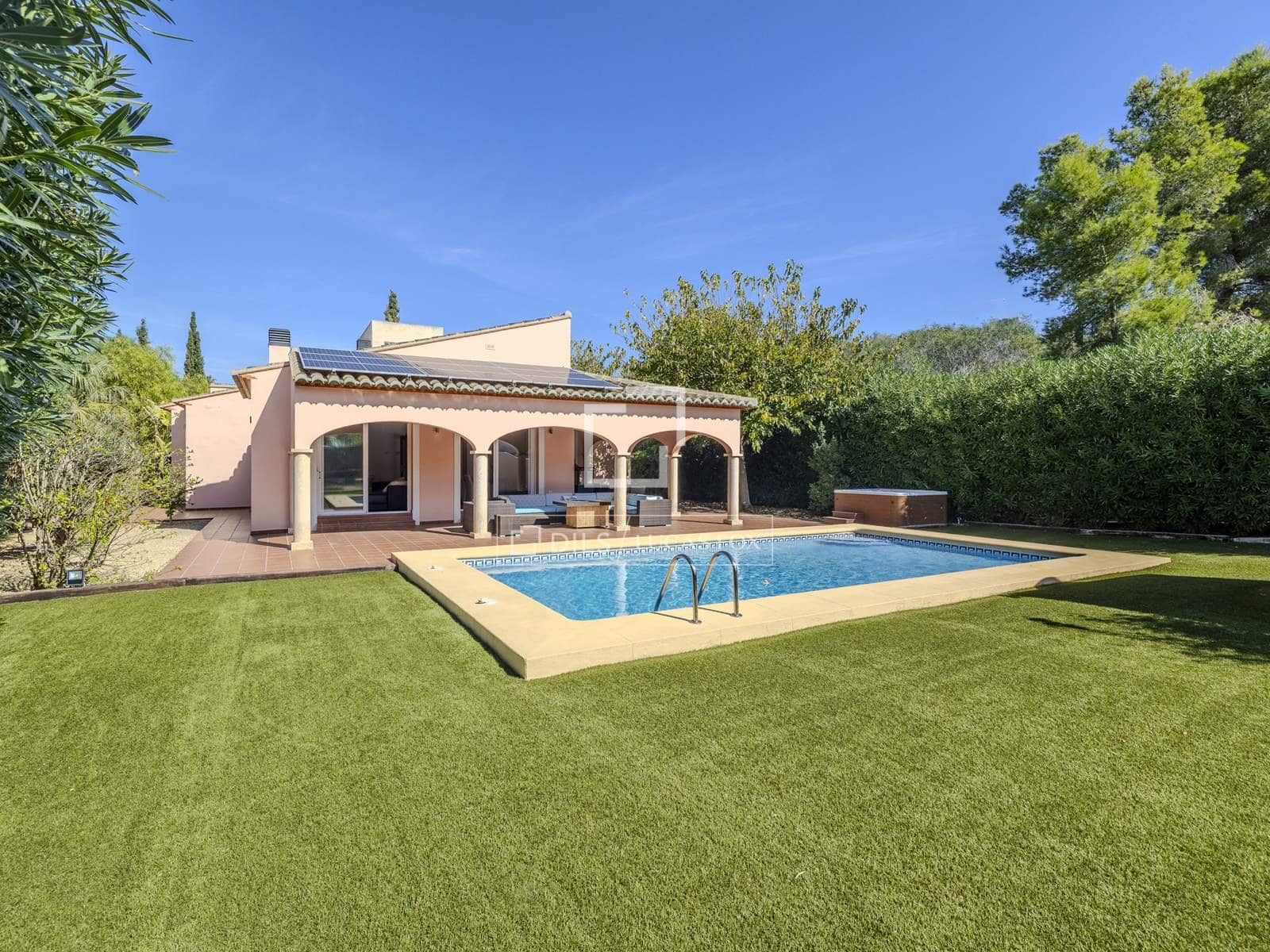 4 sypialnia Willa na sprzedaż w Javea / Xabia z basenem garażem - 849 000 € (Ref: 10165406)