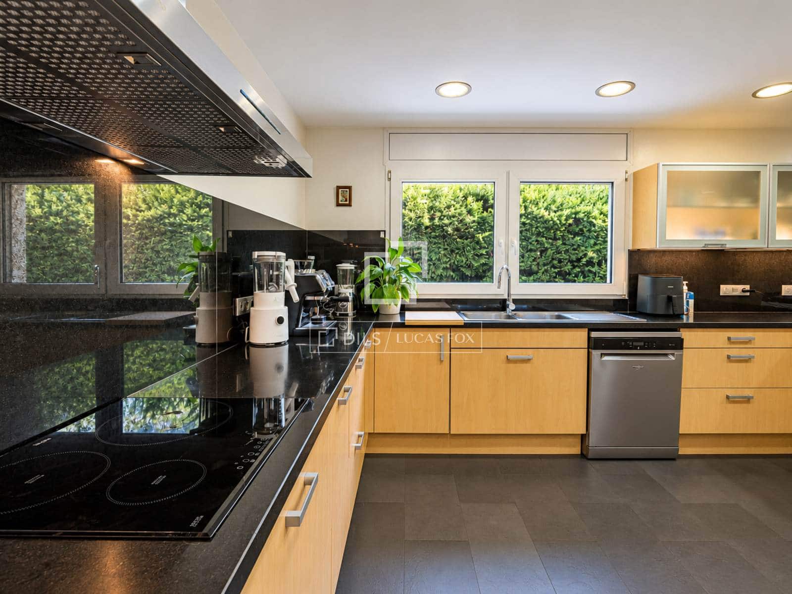 5 slaapkamer Villa te koop in Sant Cugat del Valles met zwembad garage - € 1.795.000 (Ref: 10165407)