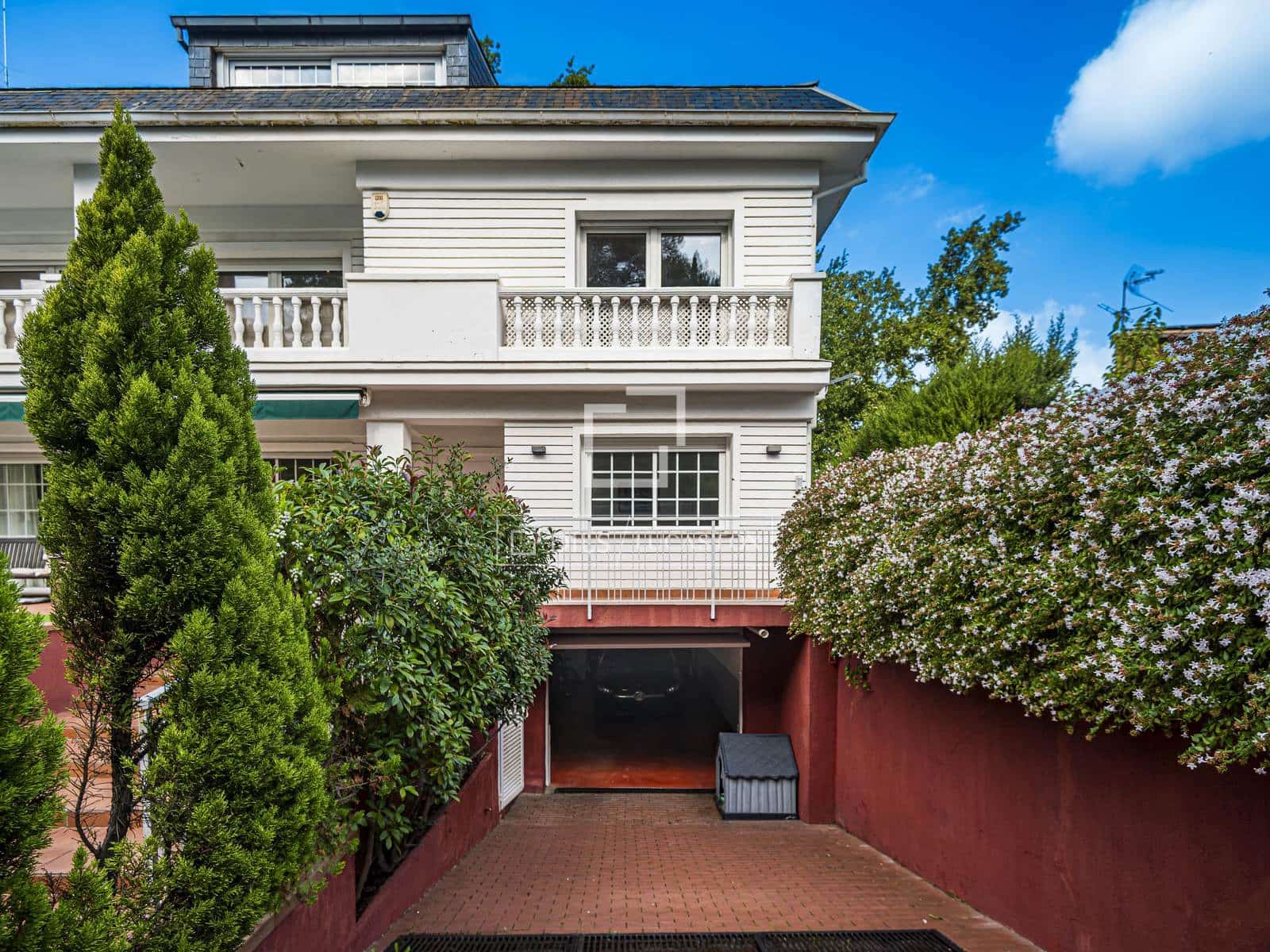 5 slaapkamer Villa te koop in Sant Cugat del Valles met zwembad garage - € 1.795.000 (Ref: 10165407)