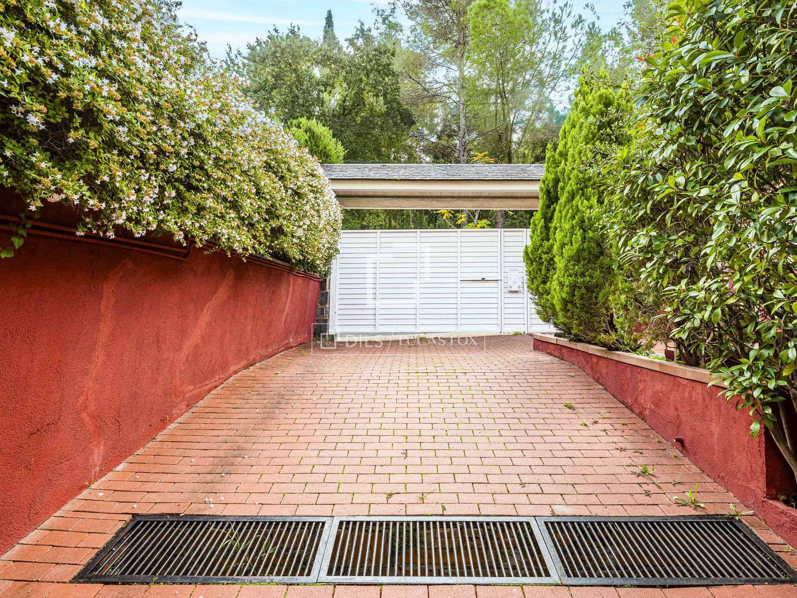 5 slaapkamer Villa te koop in Sant Cugat del Valles met zwembad garage - € 1.795.000 (Ref: 10165407)