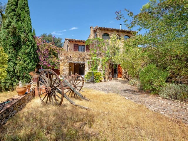 7 quarto Quinta/Casa Rural para venda em Crespià com piscina - 990 000 € (Ref: 10165408)