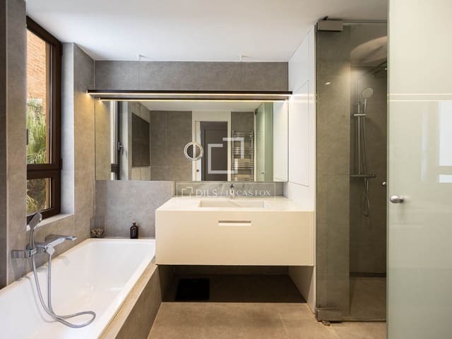 4 soverom Villa til salgs i Barcelona by med svømmebasseng garasje - € 2 490 000 (Ref: 10165527)