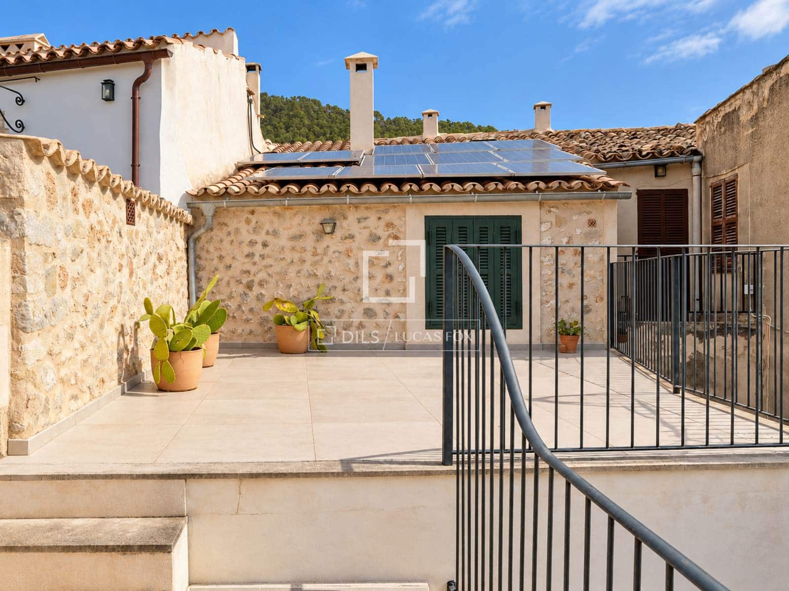 4 bedroom Finca/Country House for sale in Alaro with pool garage - € 1,300,000 (Ref: 10165528)