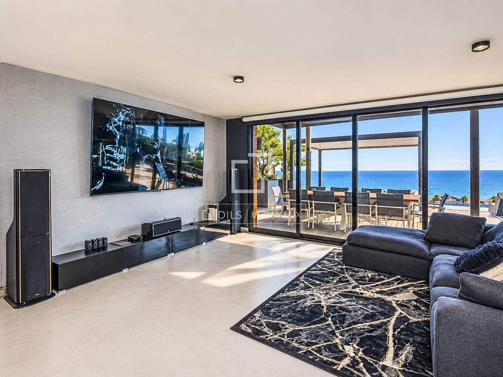 5 bedroom Villa for rent in Sitges with pool garage - € 6,950 (Ref: 10165665)