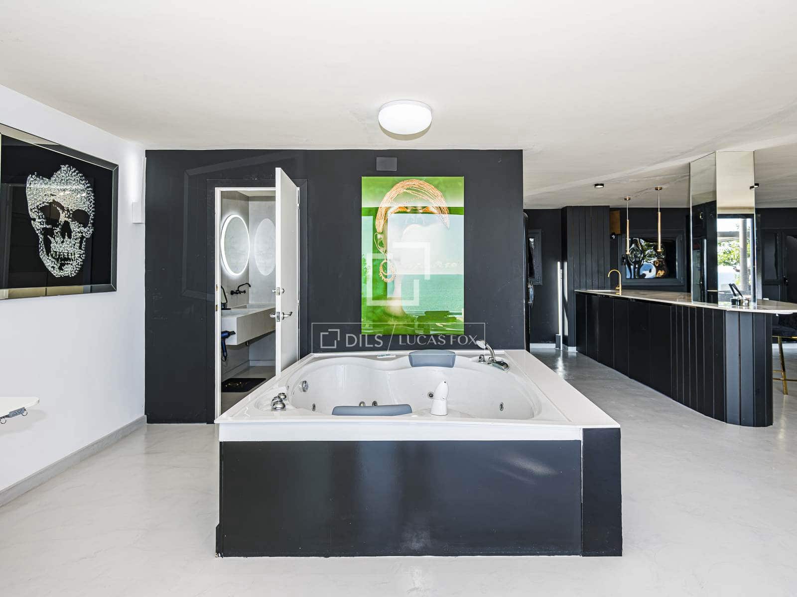 5 bedroom Villa for rent in Sitges with pool garage - € 6,950 (Ref: 10165665)
