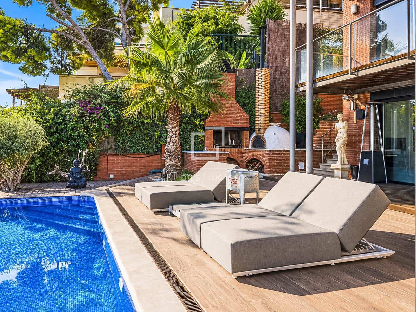 5 bedroom Villa for rent in Sitges with pool garage - € 6,950 (Ref: 10165665)