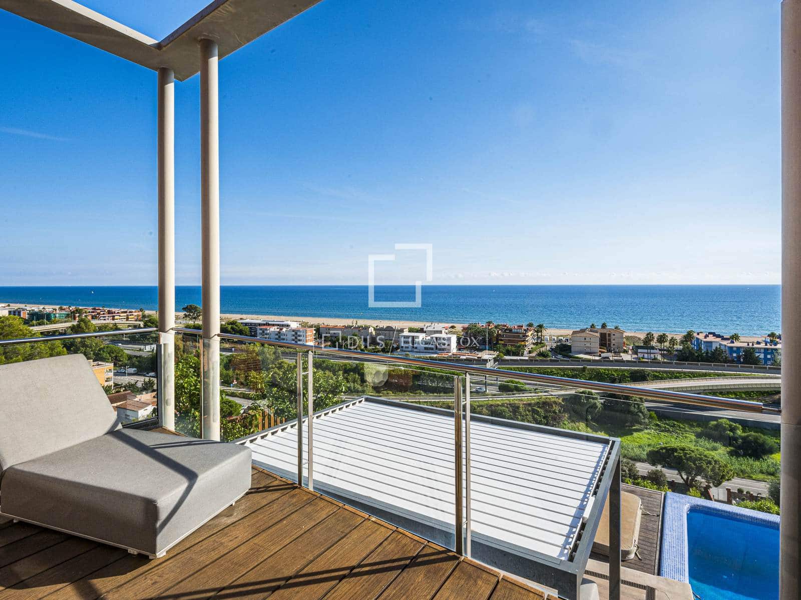 5 bedroom Villa for rent in Sitges with pool garage - € 6,950 (Ref: 10165665)