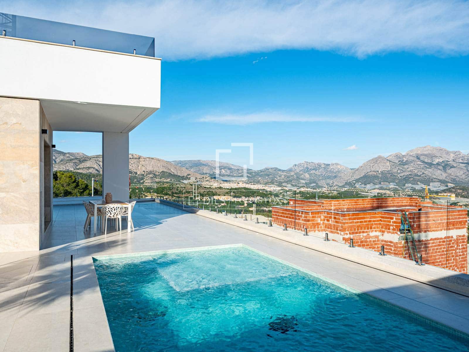 3 soveværelse Villa til salg i Polop med swimmingpool garage - € 659.000 (Ref: 10165808)