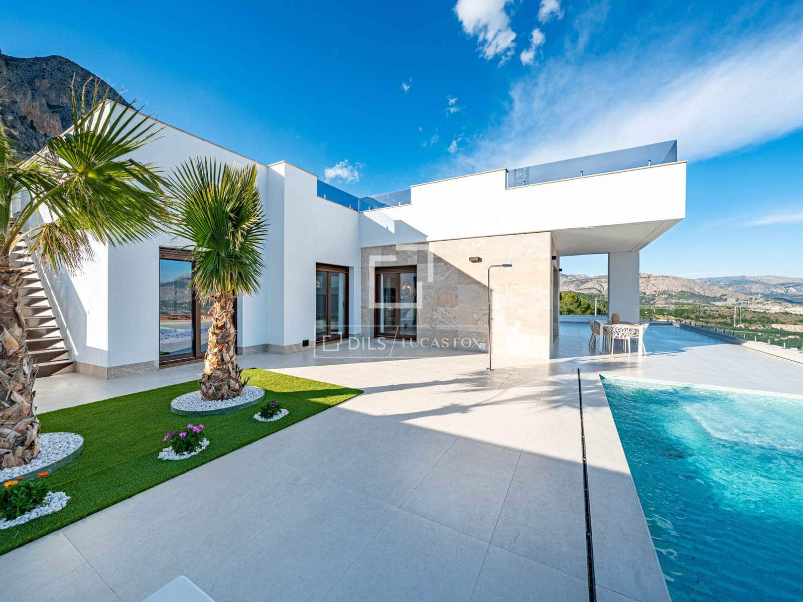 3 soveværelse Villa til salg i Polop med swimmingpool garage - € 659.000 (Ref: 10165808)