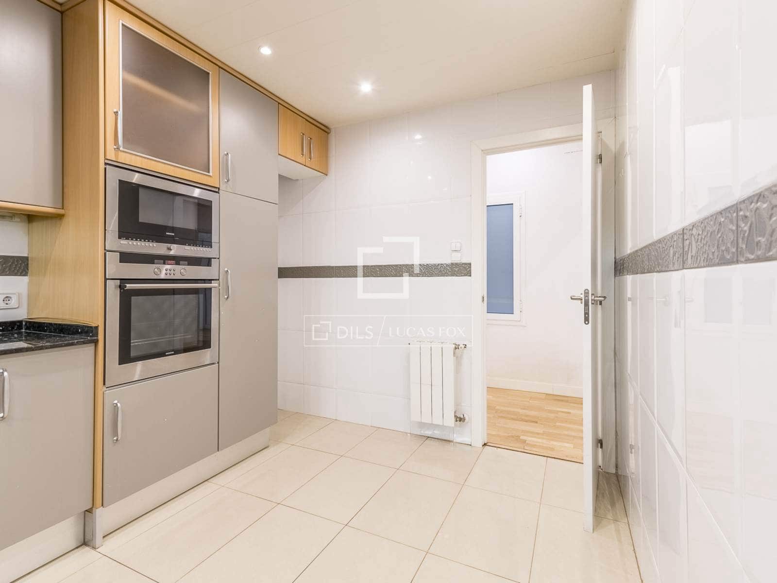 4 bedroom Apartment for sale in Barcelona city - € 850,000 (Ref: 10166922)