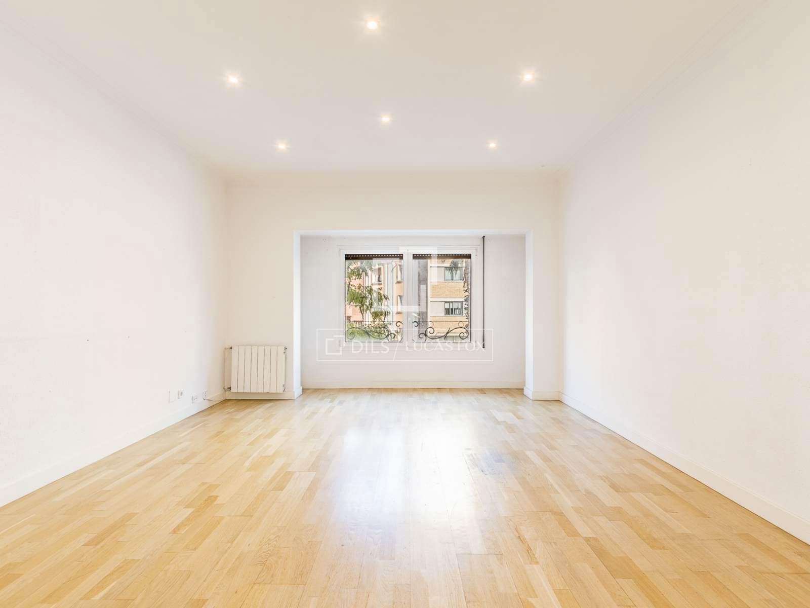 4 bedroom Apartment for sale in Barcelona city - € 850,000 (Ref: 10166922)