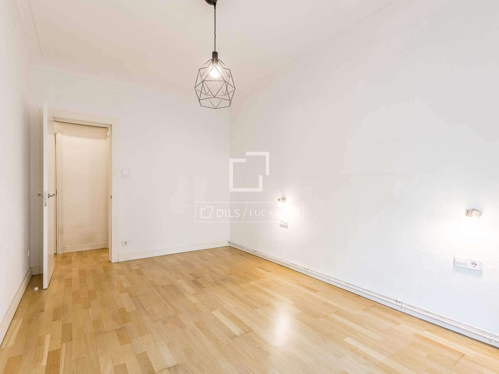 4 bedroom Apartment for sale in Barcelona city - € 850,000 (Ref: 10166922)