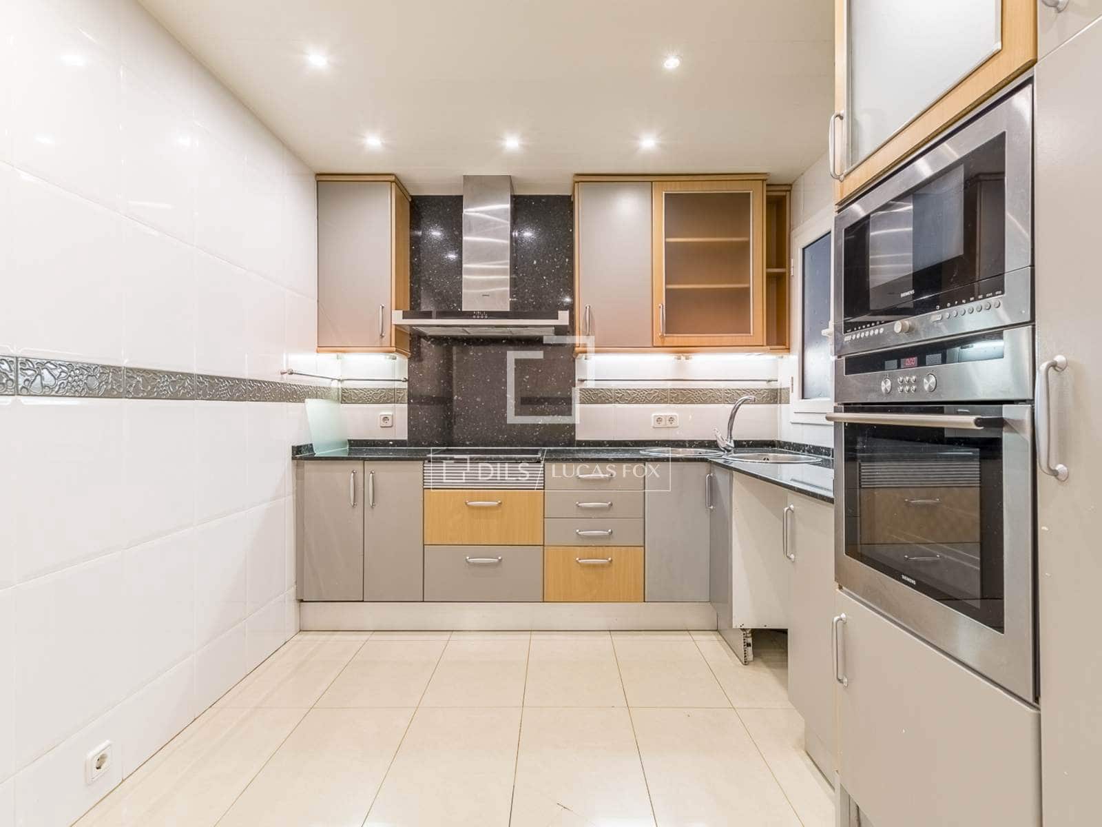 4 bedroom Apartment for sale in Barcelona city - € 850,000 (Ref: 10166922)
