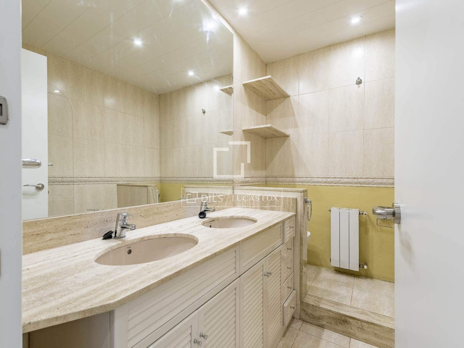4 bedroom Apartment for sale in Barcelona city - € 850,000 (Ref: 10166922)