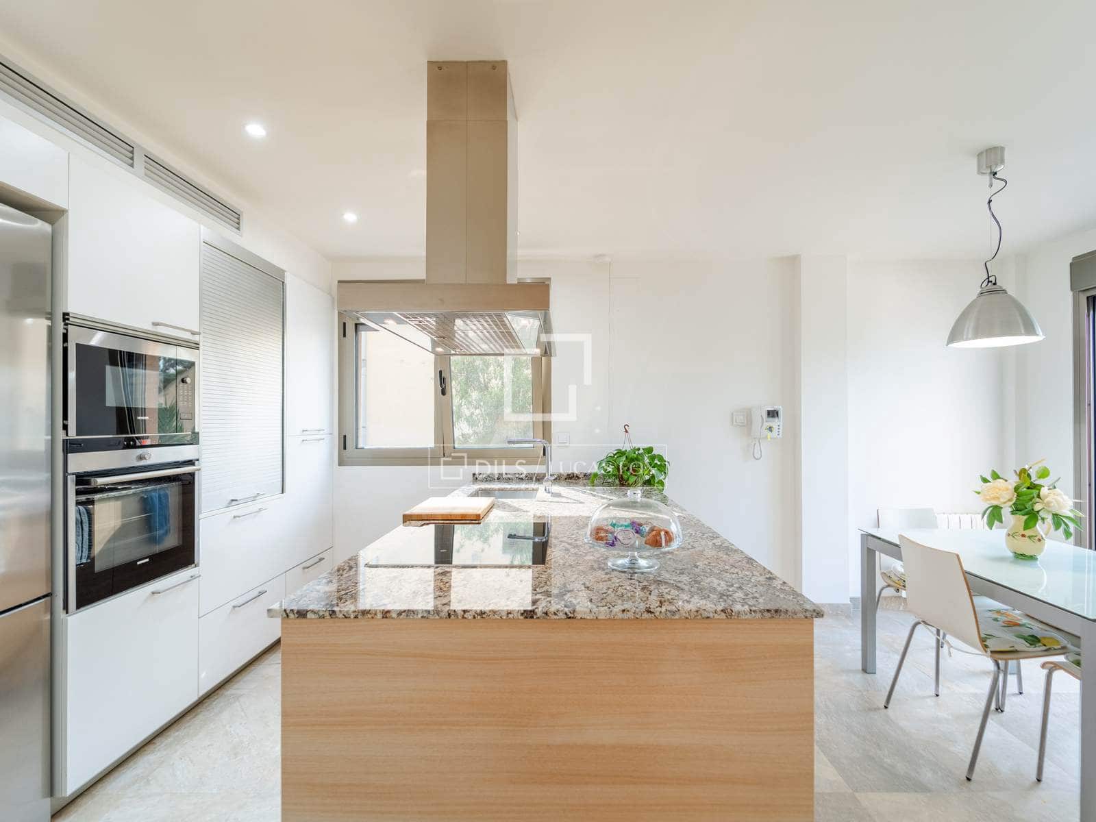 4 chambre Villa/Maison à vendre à Rocafort avec piscine garage - 1 190 000 € (Ref: 10167420)