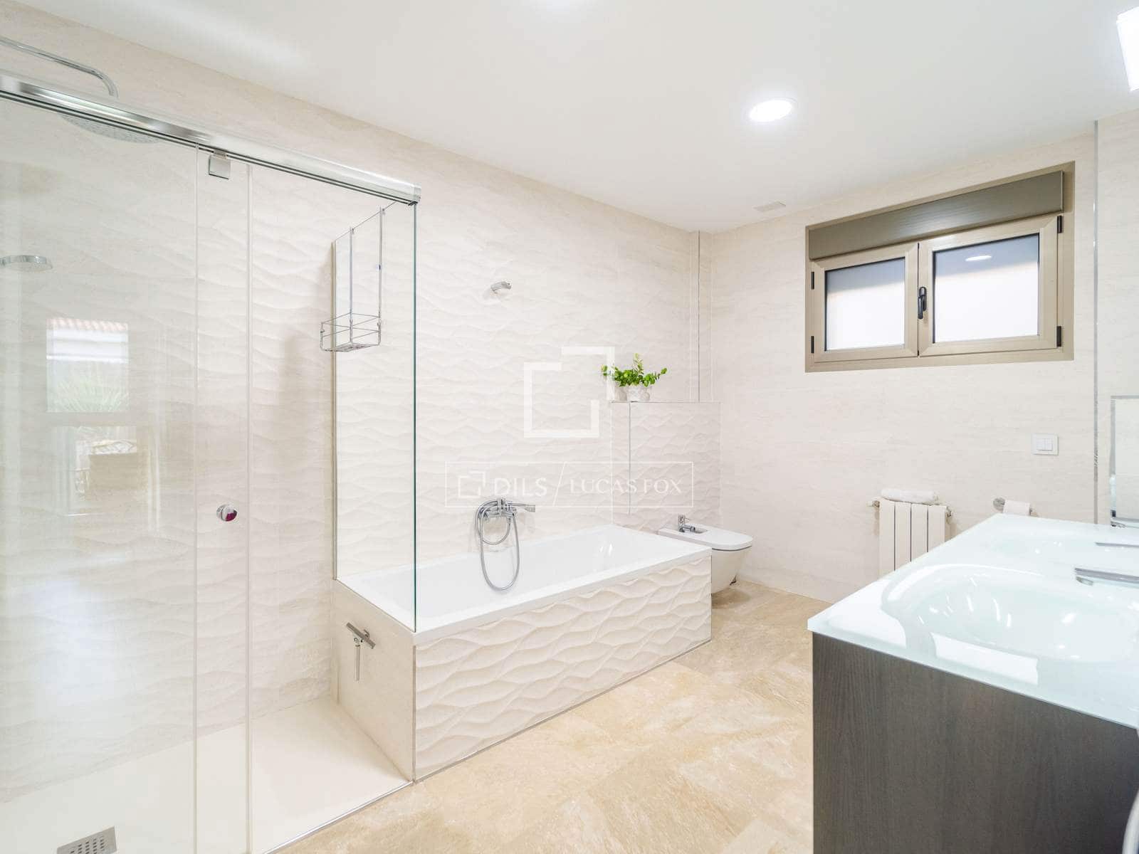 4 chambre Villa/Maison à vendre à Rocafort avec piscine garage - 1 190 000 € (Ref: 10167420)