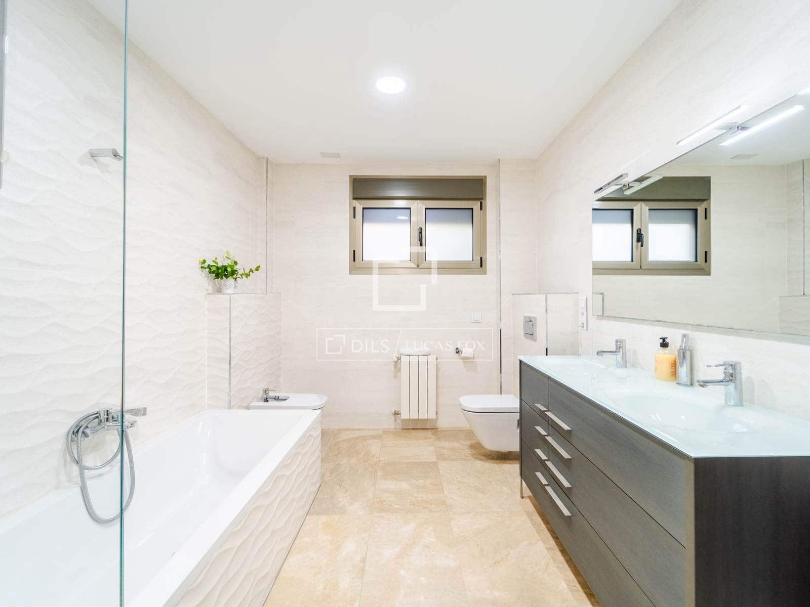 4 chambre Villa/Maison à vendre à Rocafort avec piscine garage - 1 190 000 € (Ref: 10167420)