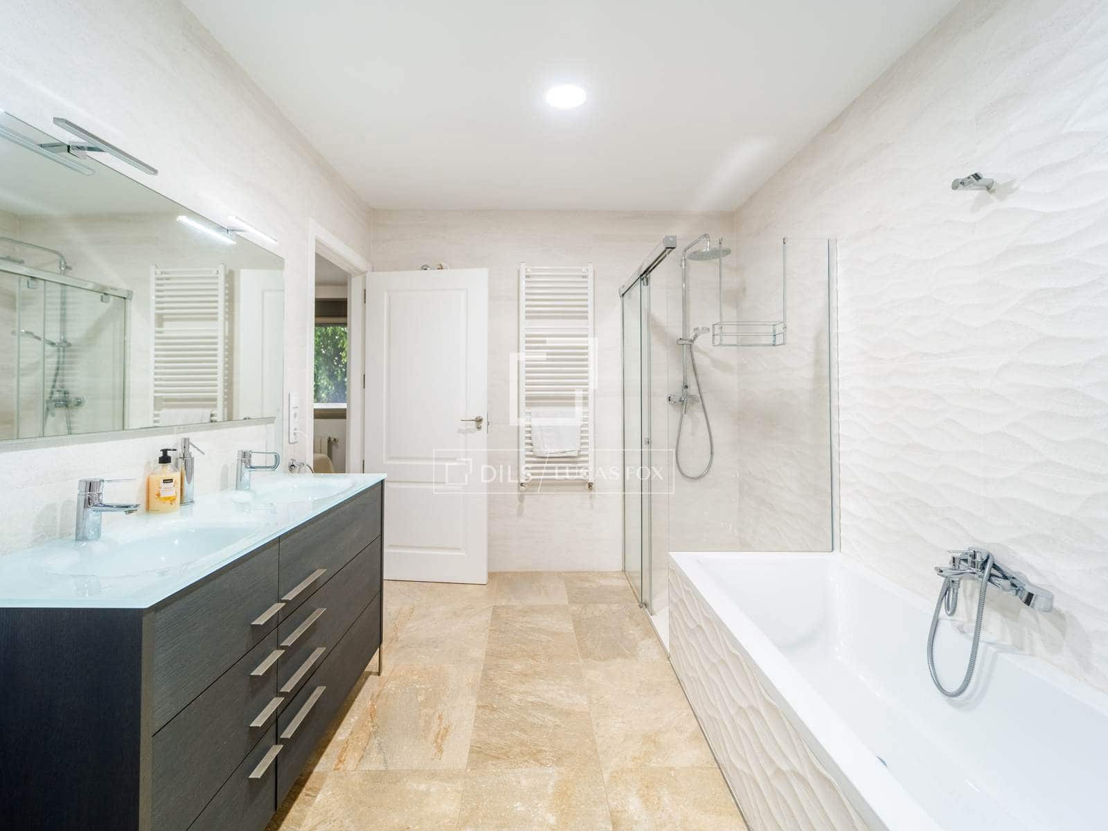 4 chambre Villa/Maison à vendre à Rocafort avec piscine garage - 1 190 000 € (Ref: 10167420)