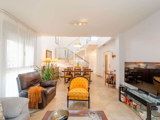 4 chambre Villa/Maison à vendre à Rocafort avec piscine garage - 1 190 000 € (Ref: 10167420)