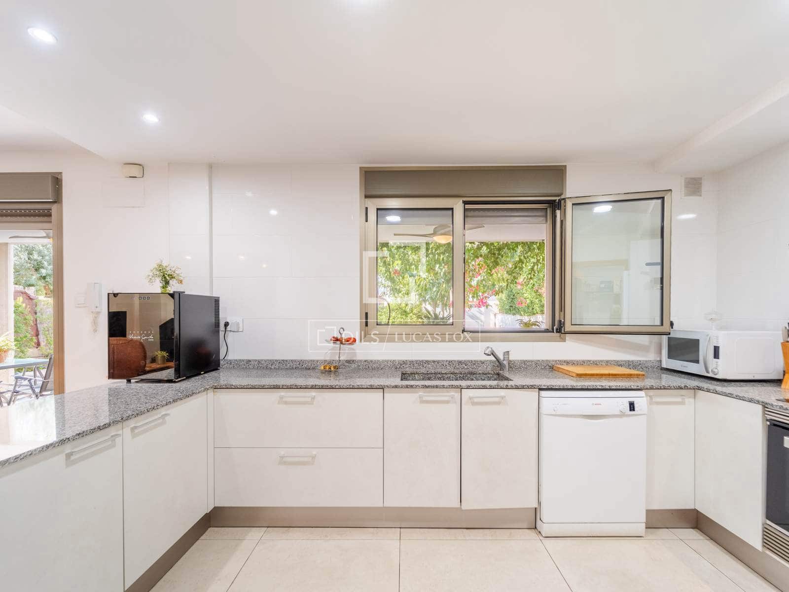 4 chambre Villa/Maison à vendre à Rocafort avec piscine garage - 1 190 000 € (Ref: 10167420)