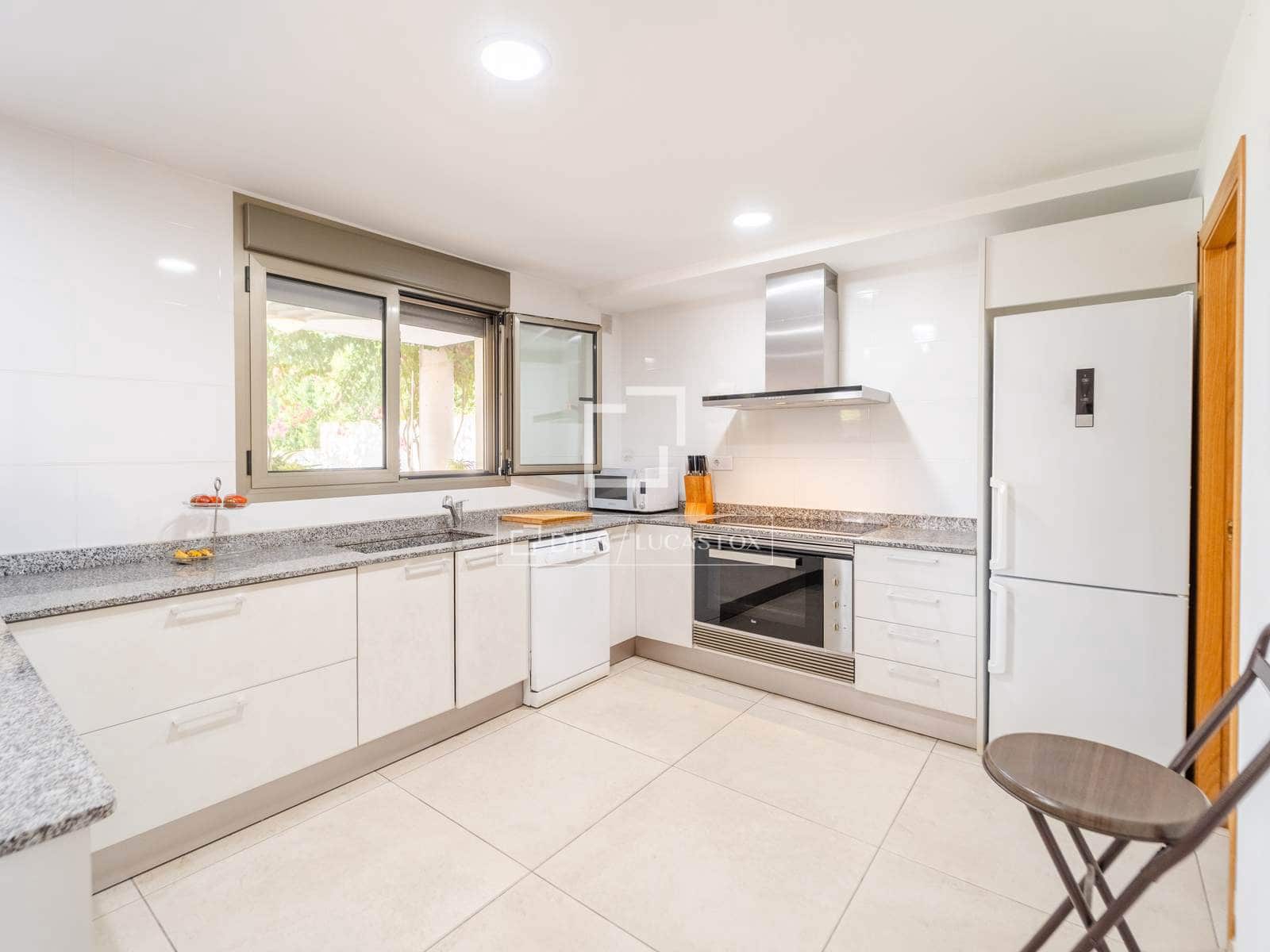 4 chambre Villa/Maison à vendre à Rocafort avec piscine garage - 1 190 000 € (Ref: 10167420)