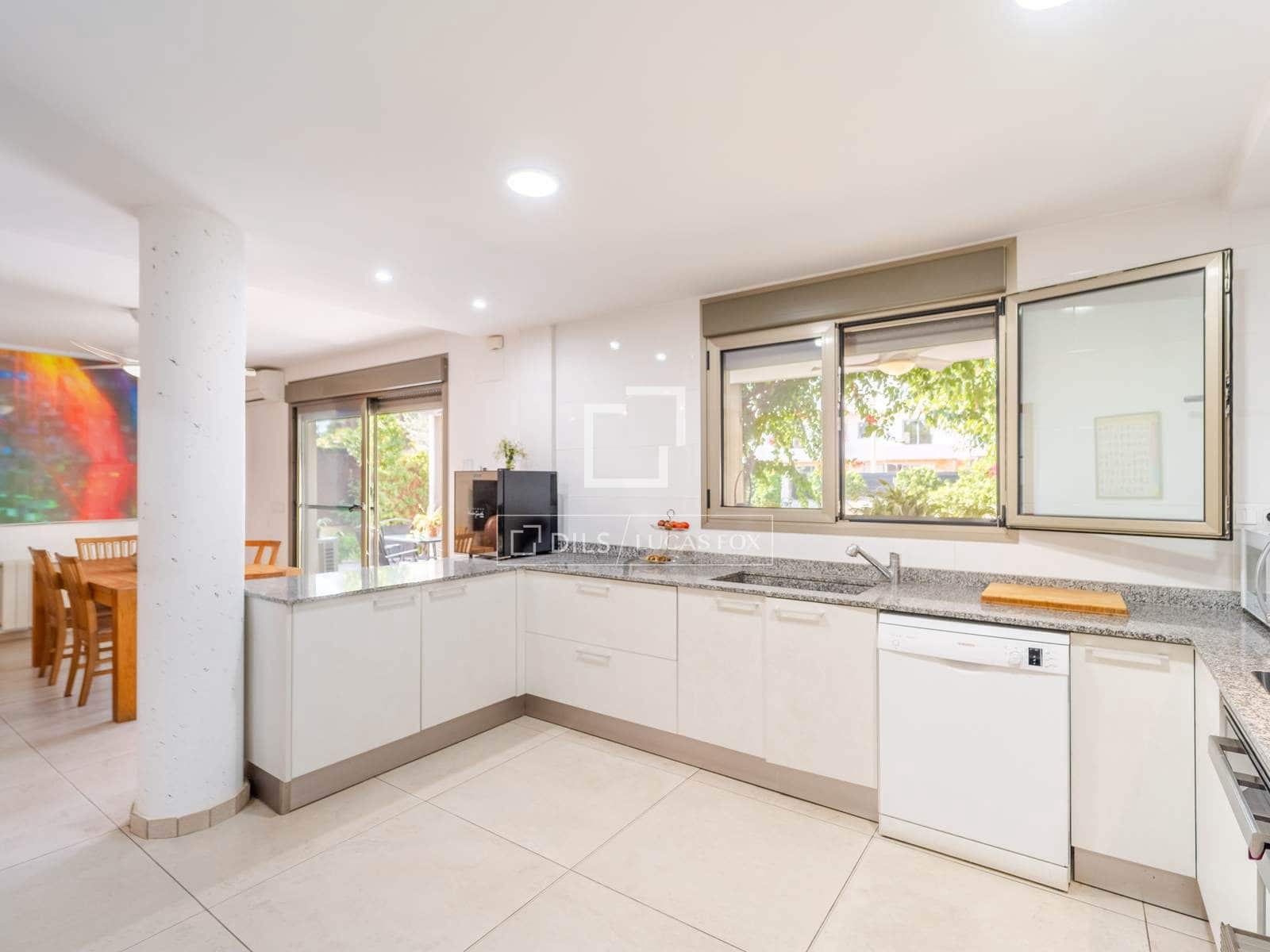 4 chambre Villa/Maison à vendre à Rocafort avec piscine garage - 1 190 000 € (Ref: 10167420)