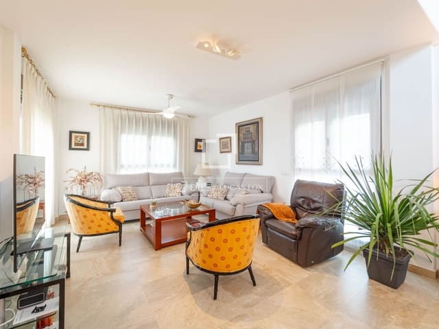 4 chambre Villa/Maison à vendre à Rocafort avec piscine garage - 1 190 000 € (Ref: 10167420)