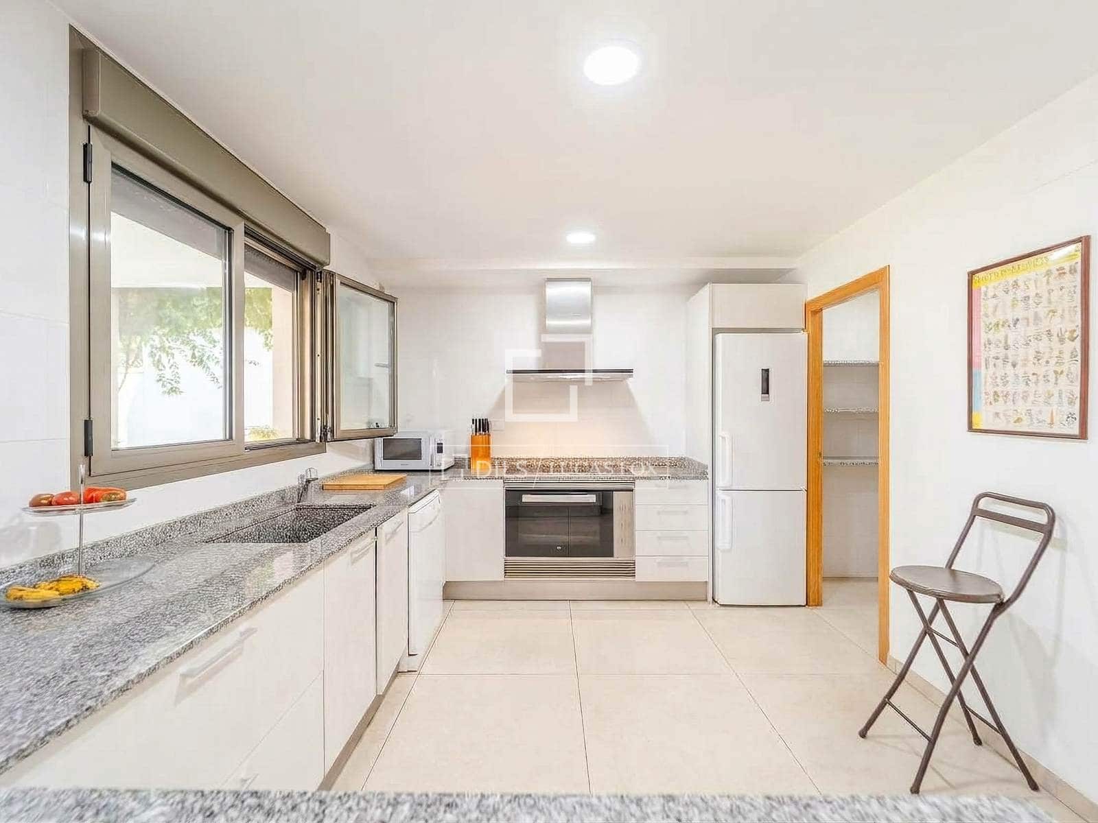 4 chambre Villa/Maison à vendre à Rocafort avec piscine garage - 1 190 000 € (Ref: 10167420)