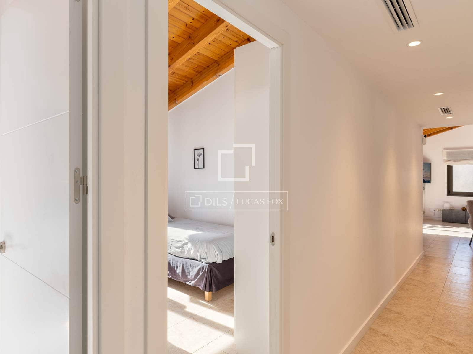 4 soverom Villa til salgs i Sils med svømmebasseng garasje - € 660 000 (Ref: 10167508)