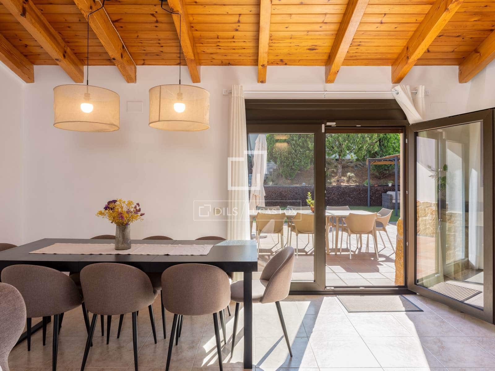 4 soverom Villa til salgs i Sils med svømmebasseng garasje - € 660 000 (Ref: 10167508)