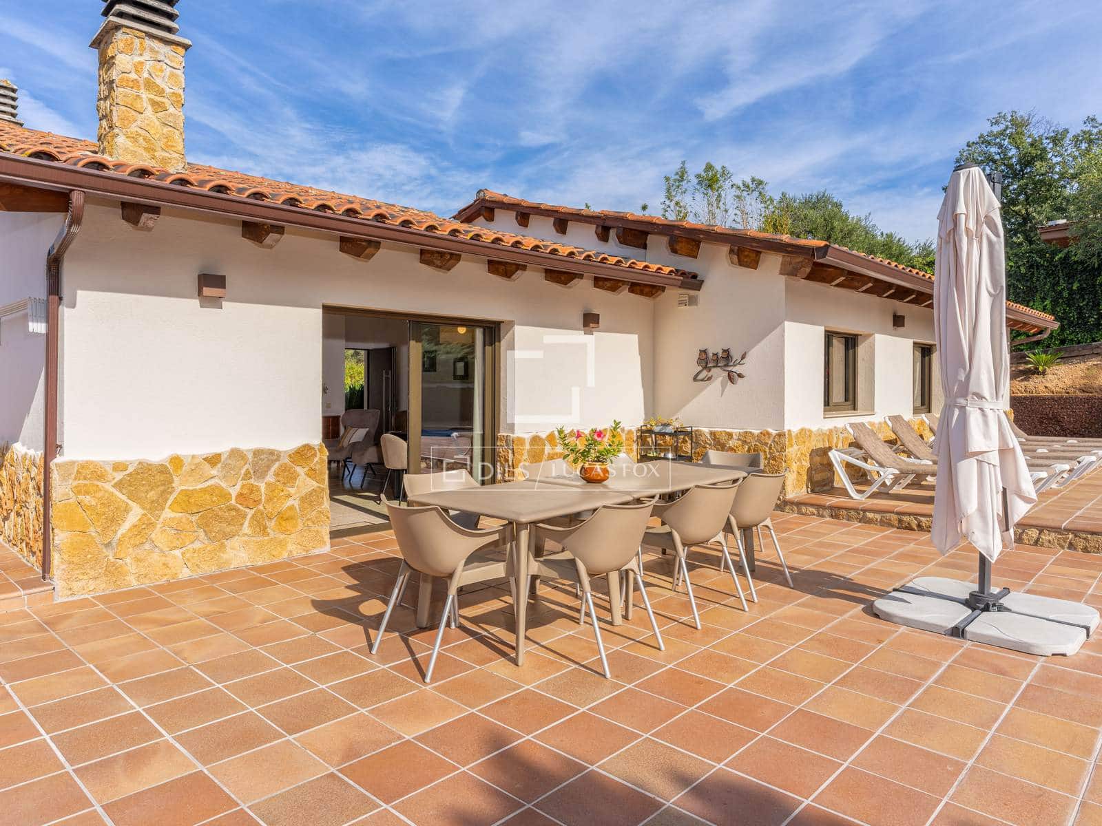 4 soverom Villa til salgs i Sils med svømmebasseng garasje - € 660 000 (Ref: 10167508)