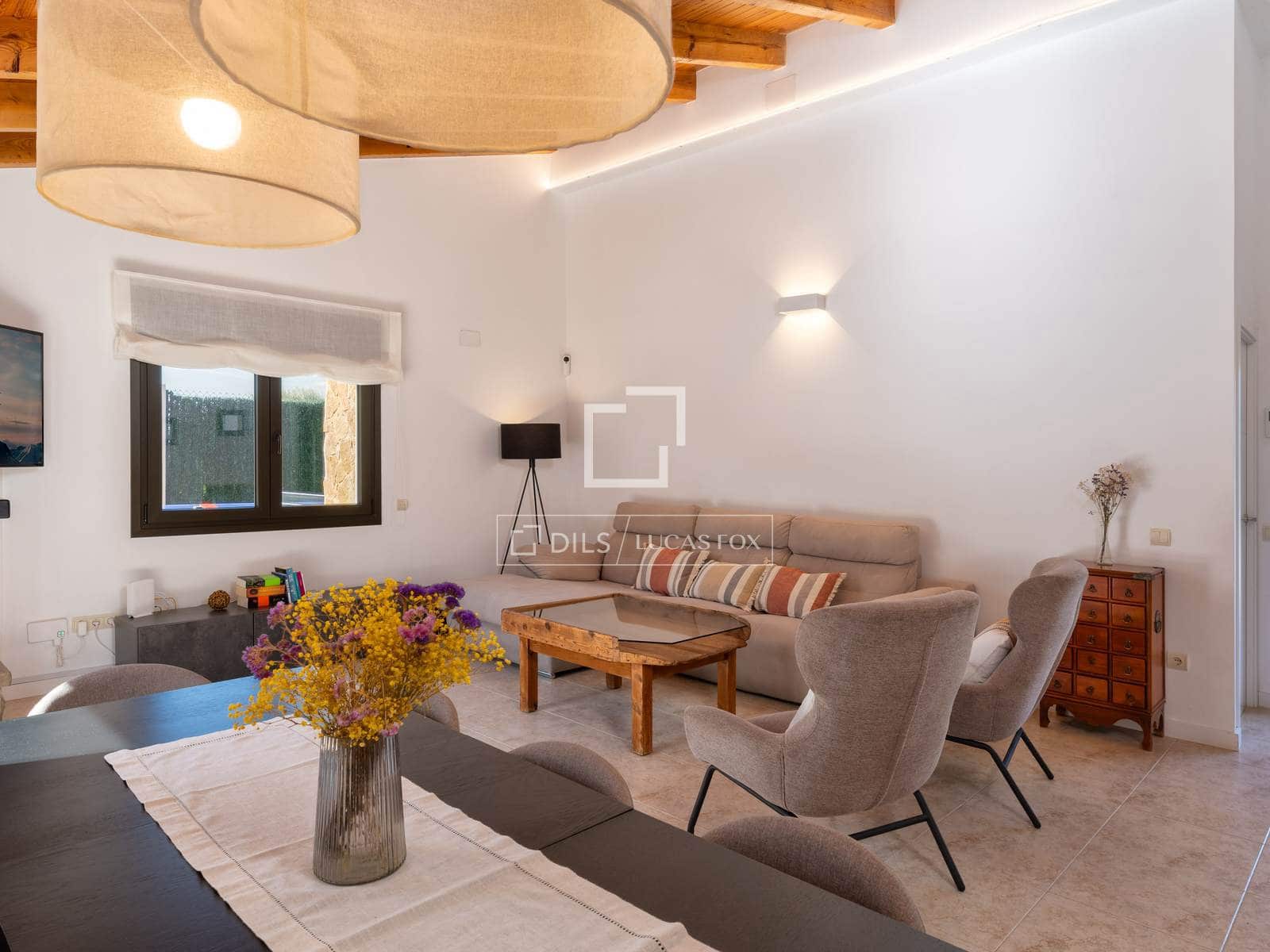 4 soverom Villa til salgs i Sils med svømmebasseng garasje - € 660 000 (Ref: 10167508)