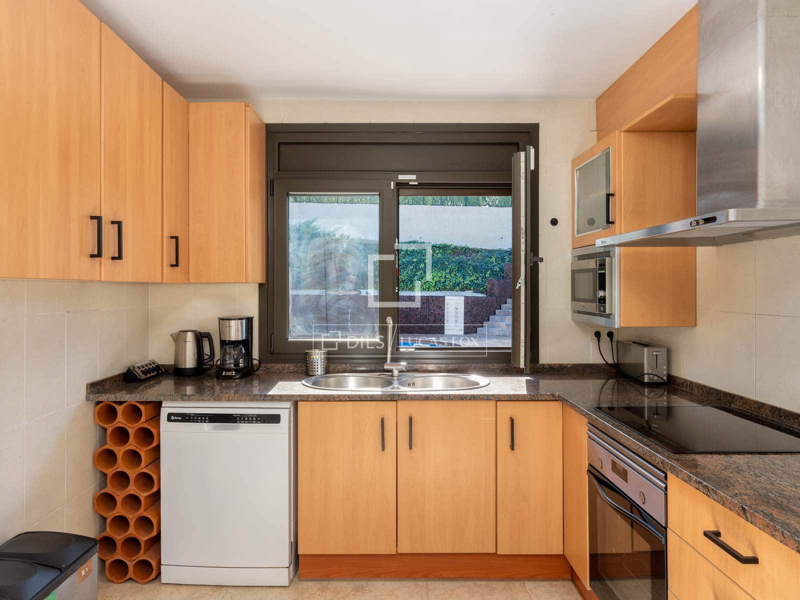 4 soverom Villa til salgs i Sils med svømmebasseng garasje - € 660 000 (Ref: 10167508)