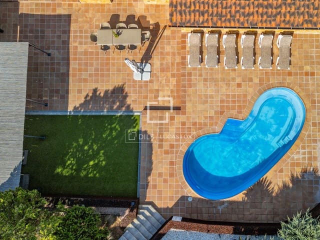4 soverom Villa til salgs i Sils med svømmebasseng garasje - € 660 000 (Ref: 10167508)