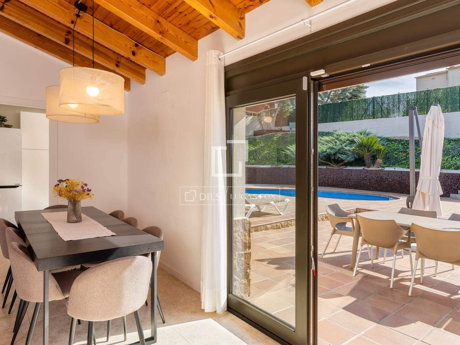 4 soverom Villa til salgs i Sils med svømmebasseng garasje - € 660 000 (Ref: 10167508)