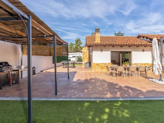 4 soverom Villa til salgs i Sils med svømmebasseng garasje - € 660 000 (Ref: 10167508)