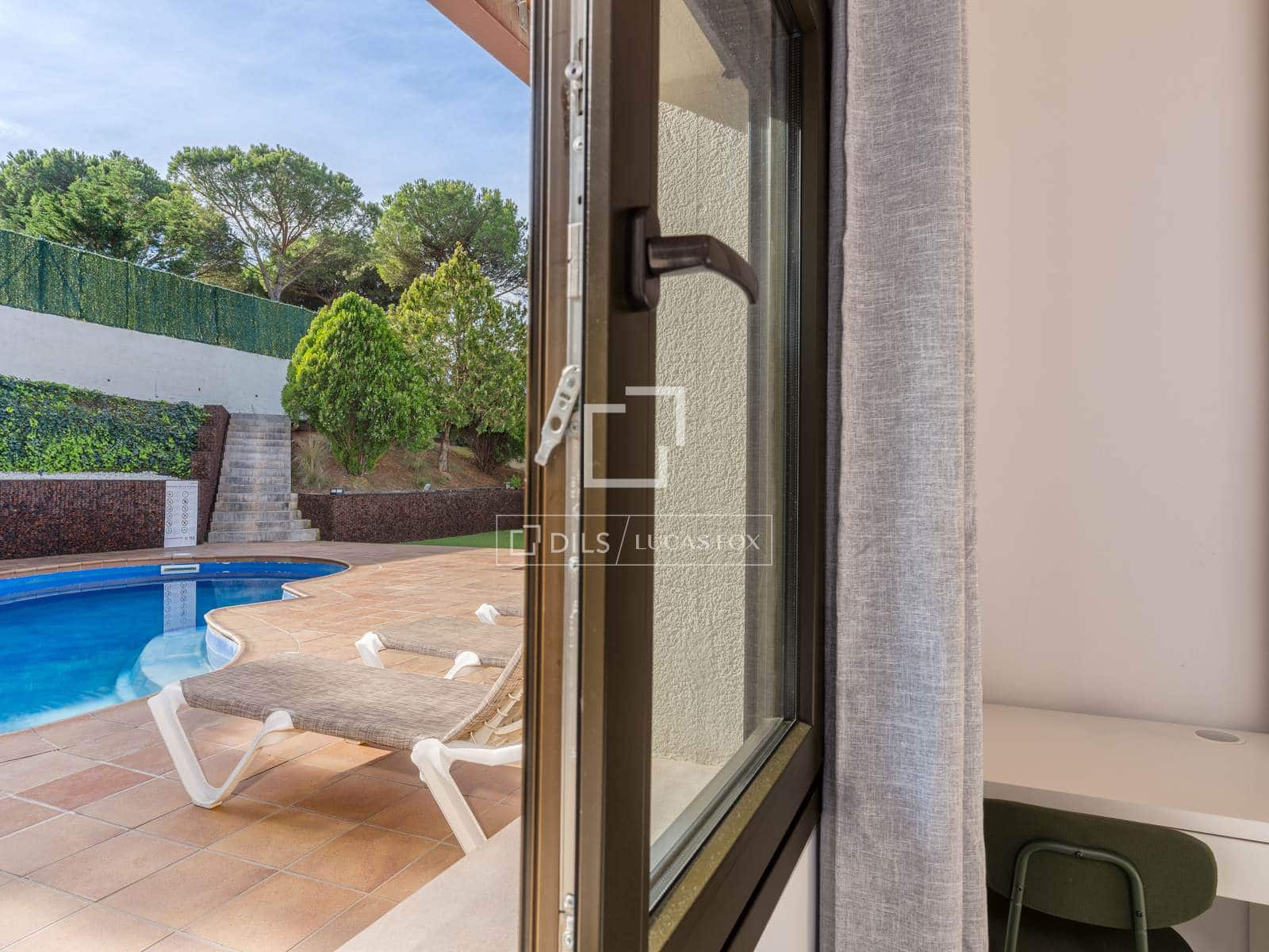 4 soverom Villa til salgs i Sils med svømmebasseng garasje - € 660 000 (Ref: 10167508)