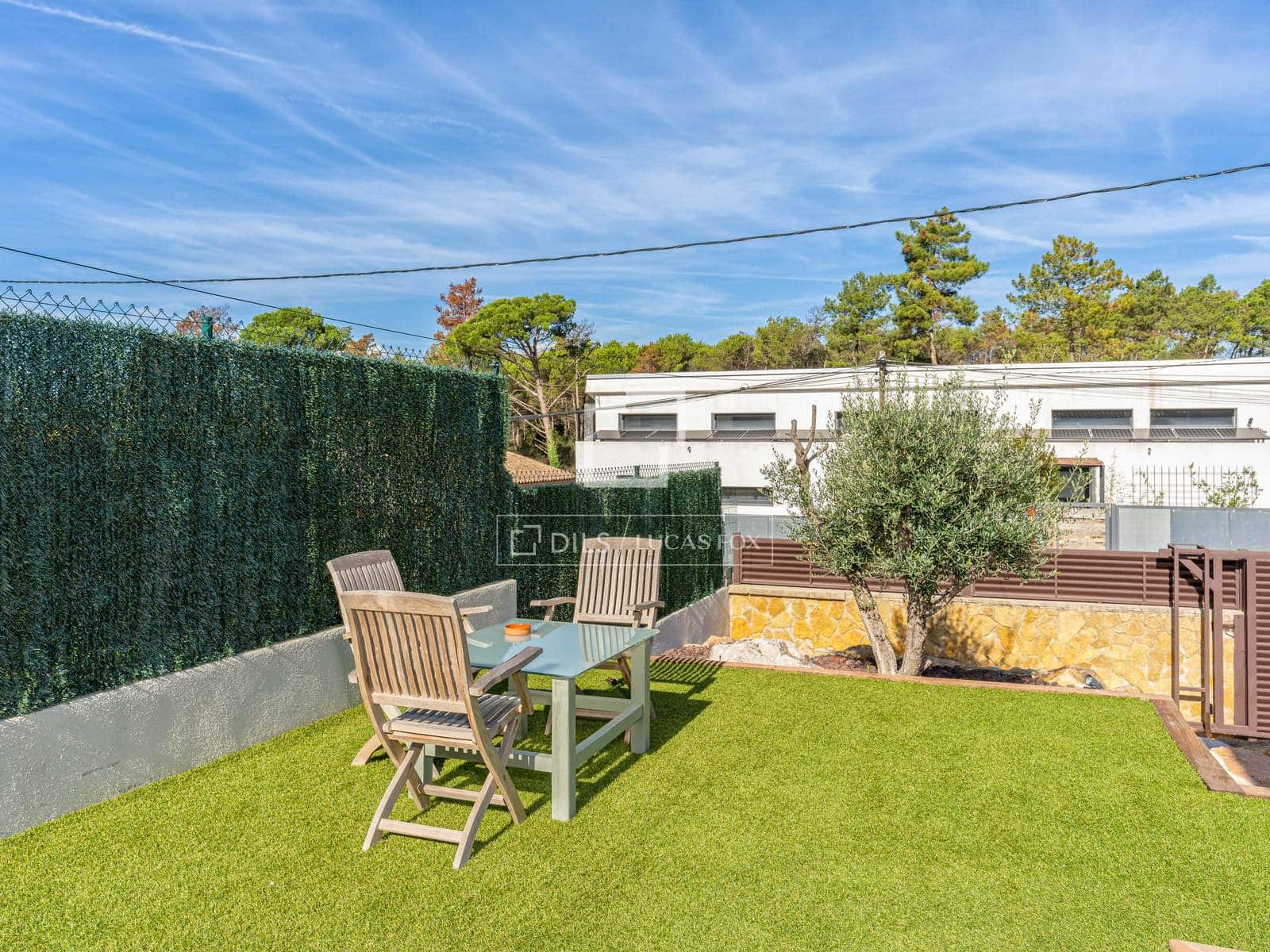 4 soverom Villa til salgs i Sils med svømmebasseng garasje - € 660 000 (Ref: 10167508)