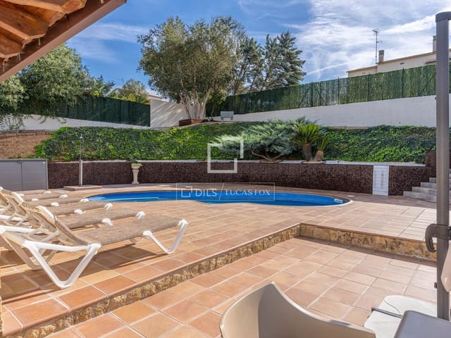 4 soverom Villa til salgs i Sils med svømmebasseng garasje - € 660 000 (Ref: 10167508)